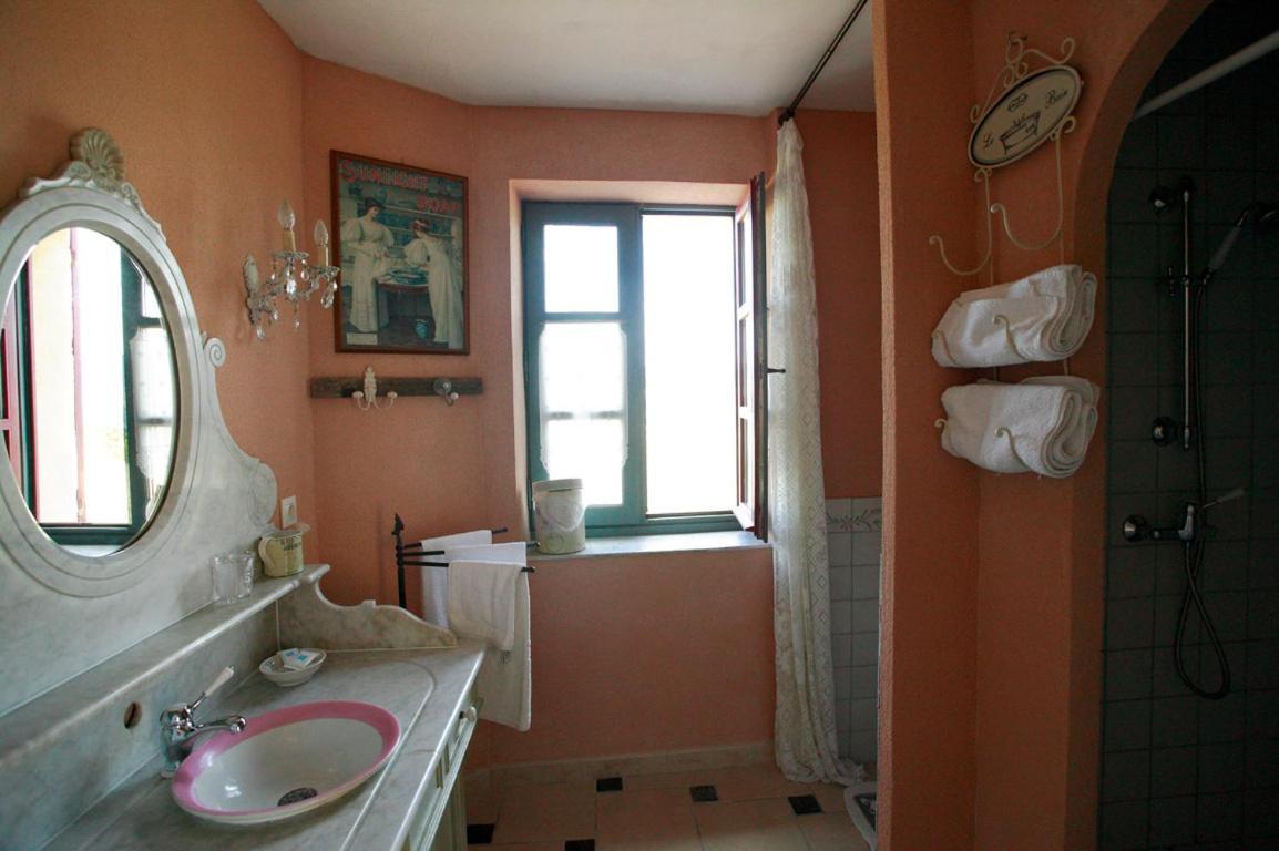 Chambre D'Hotes La Margotte Forcalquier Εξωτερικό φωτογραφία